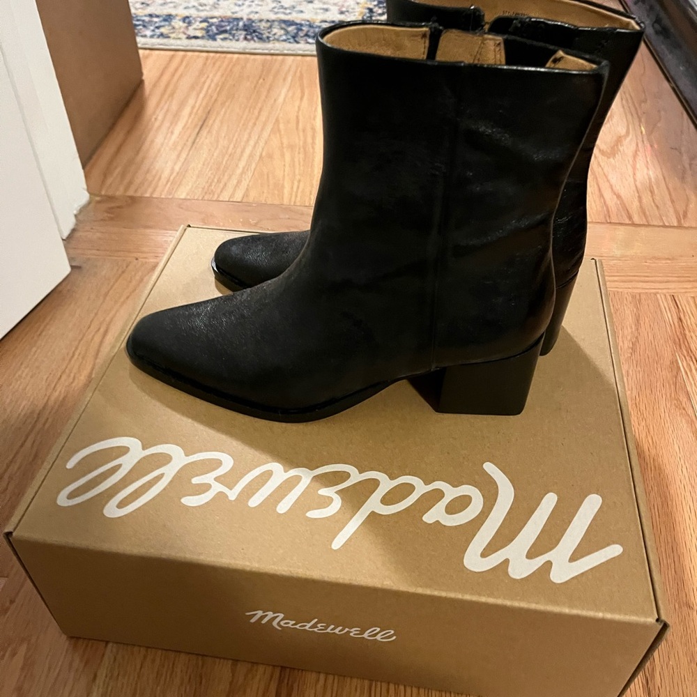 Never been worn - Black Leather Madewell Boots
